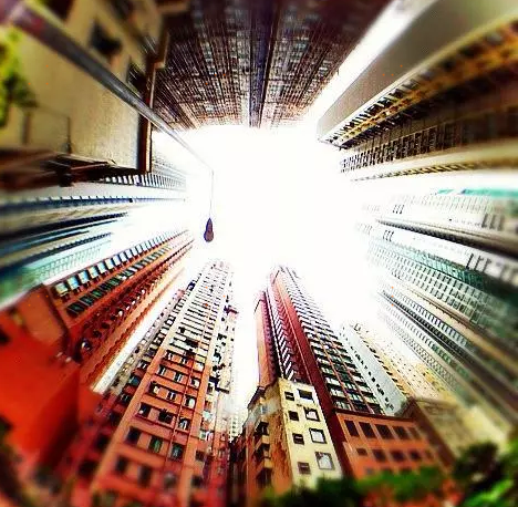 新常态下，地产大鳄纷纷指向国康，房企转型的2条路径已见规模