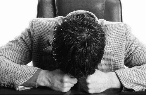 双面人生:年薪百万背后,疾病和意外从不缺席