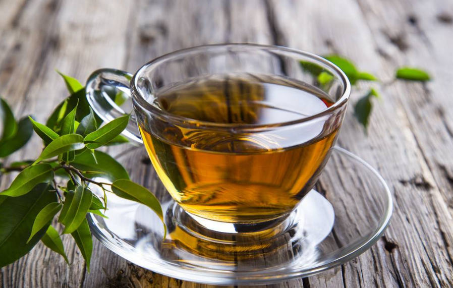 有关专家研究认为：长期饮茶的女性骨密度更高